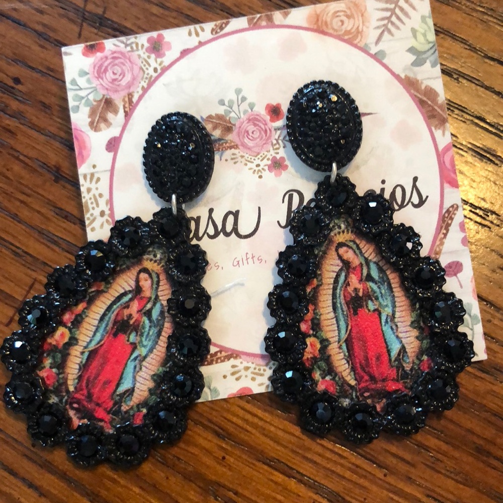 Beautiful Statement Earrings 🌹🌹
